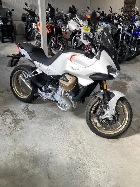 V100  MANDELLO
