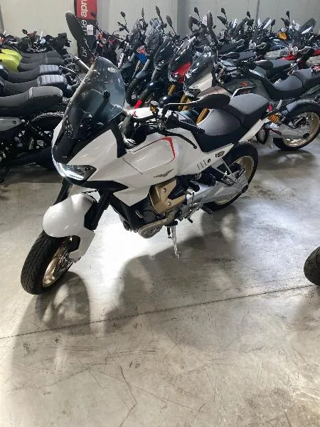 V100  MANDELLO