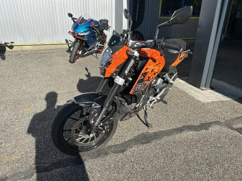 125 DUKE ABS