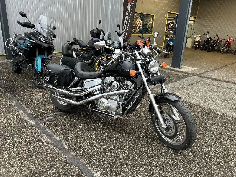 VT SHADOW 1100