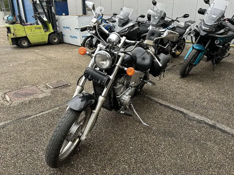 VT SHADOW 1100