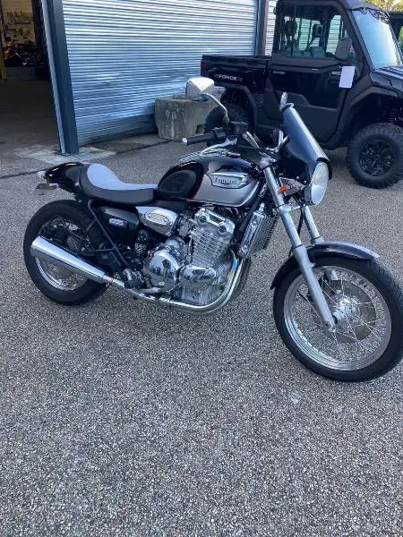 ADVENTURER 900