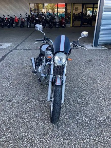 ADVENTURER 900