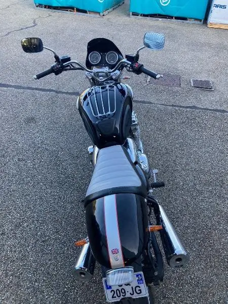 ADVENTURER 900