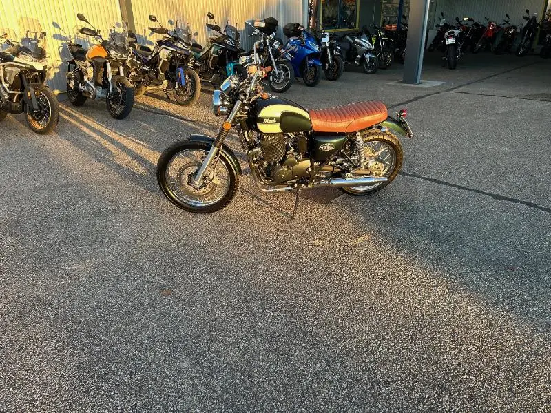 SIX HUNDRED 650