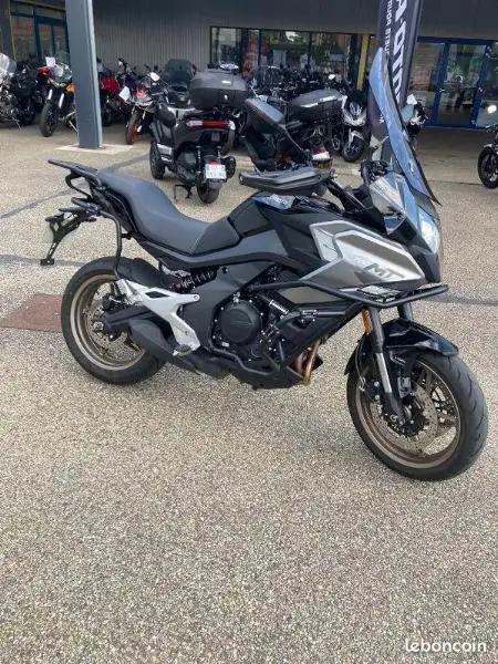 MT 700