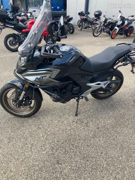 MT 700