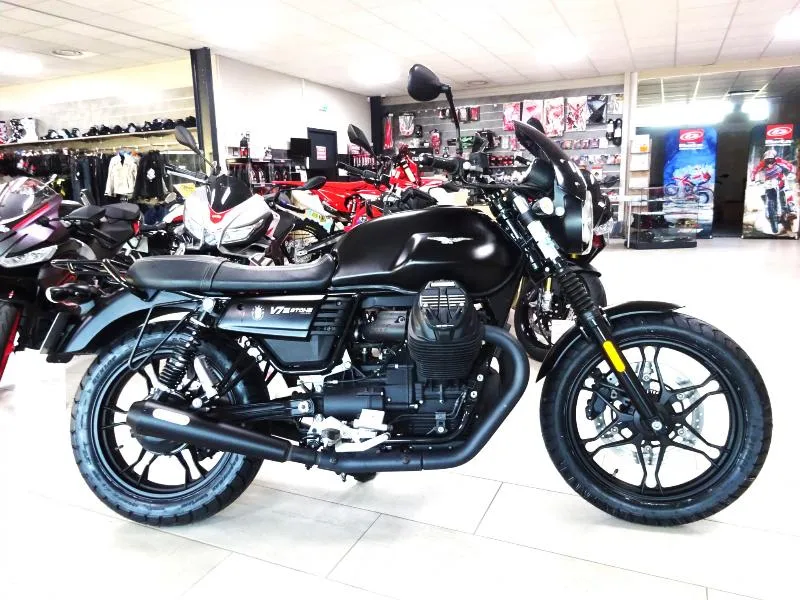 V7 III STONE 750 2018