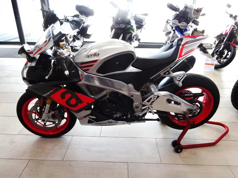 RSV4 1000 RR