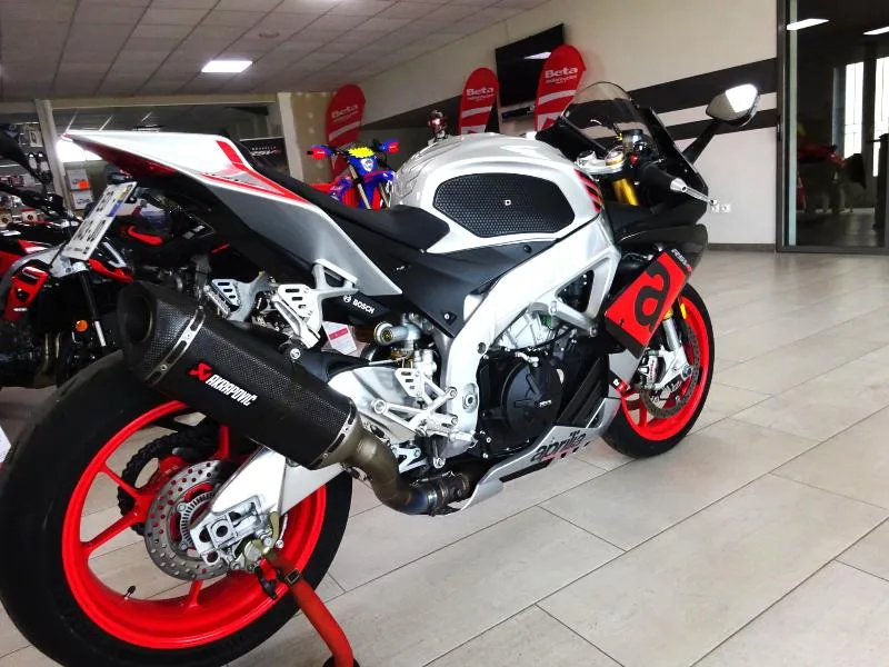 RSV4 1000 RR