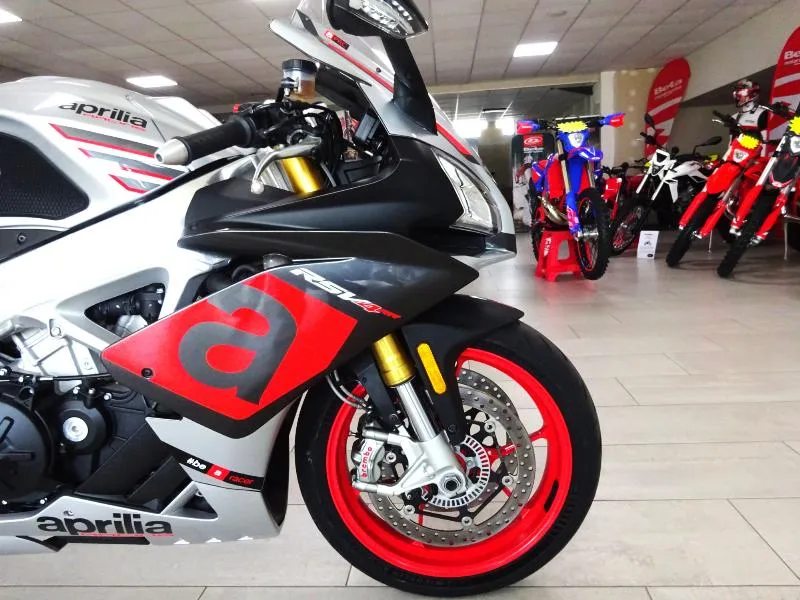 RSV4 1000 RR