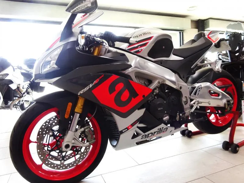 RSV4 1000 RR