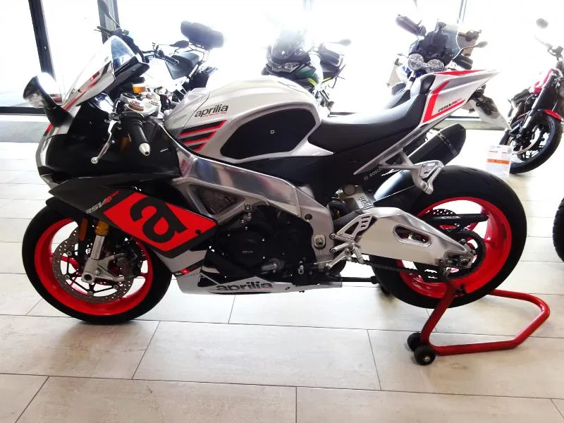 RSV4 1000 RR
