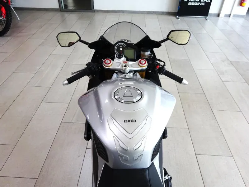 RSV4 1000 RR