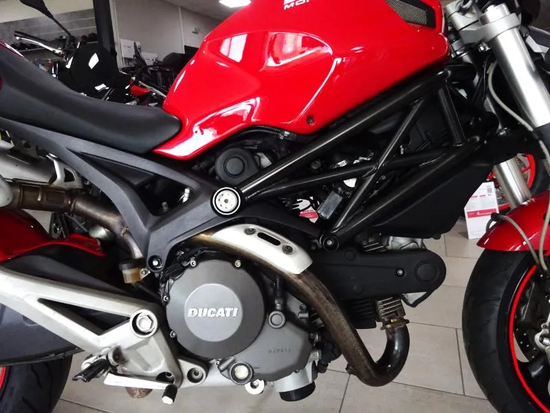 696 MONSTER