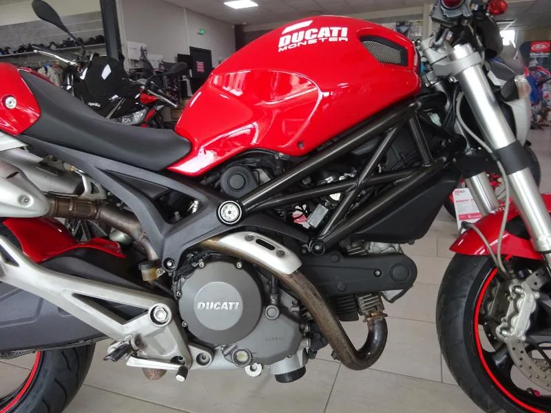 696 MONSTER