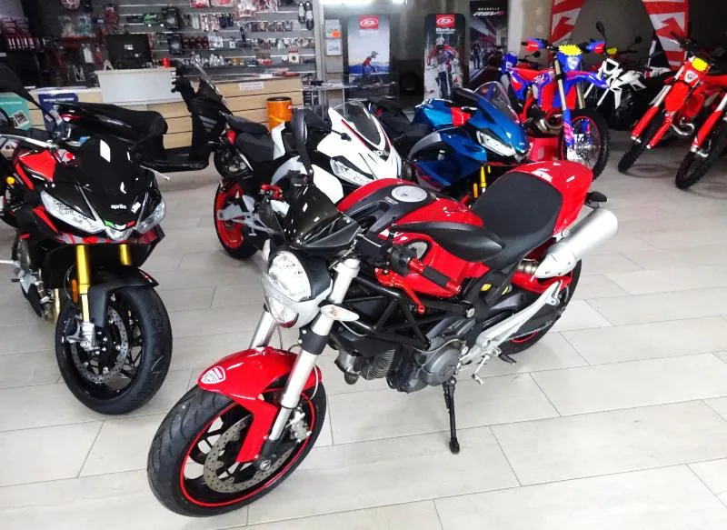696 MONSTER