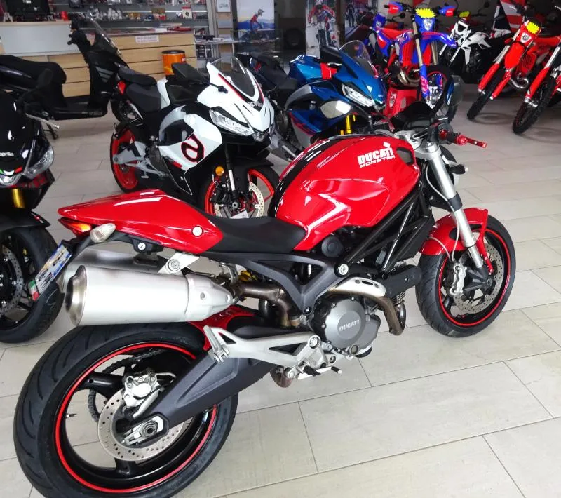 696 MONSTER