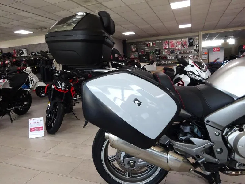CB 1000 F