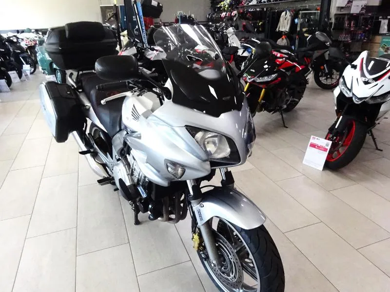 CB 1000 F