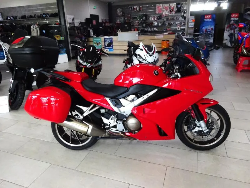 VFR 800 F