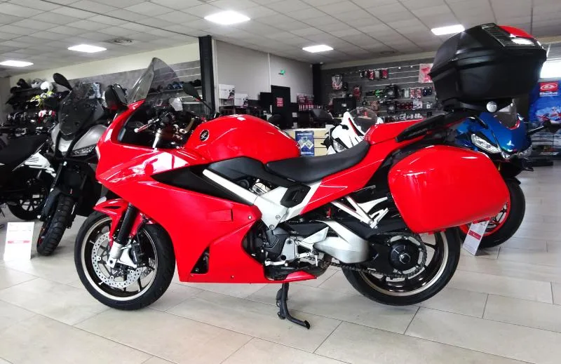 VFR 800 F
