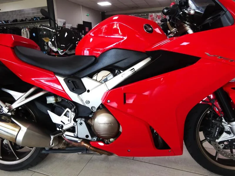 VFR 800 F