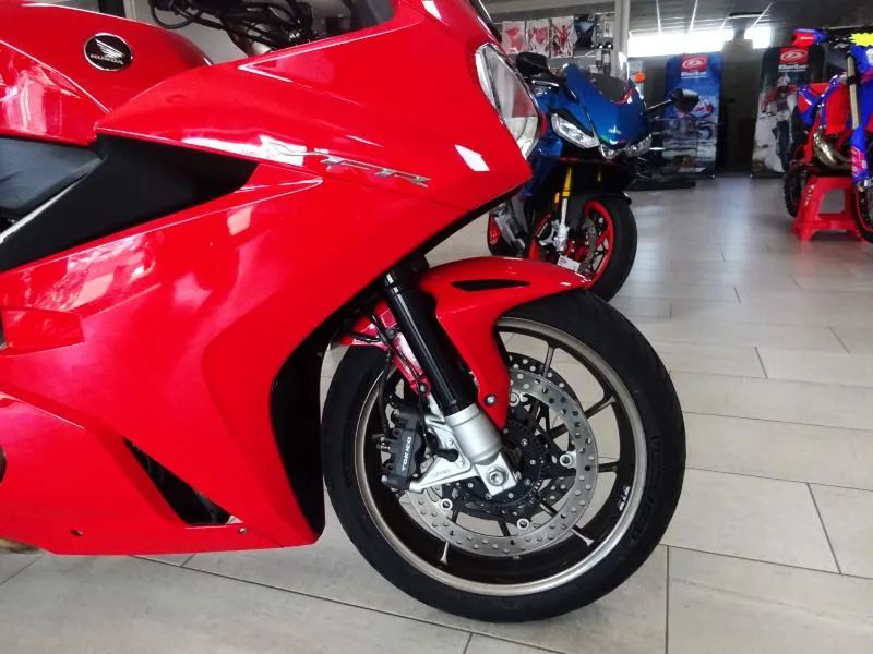 VFR 800 F
