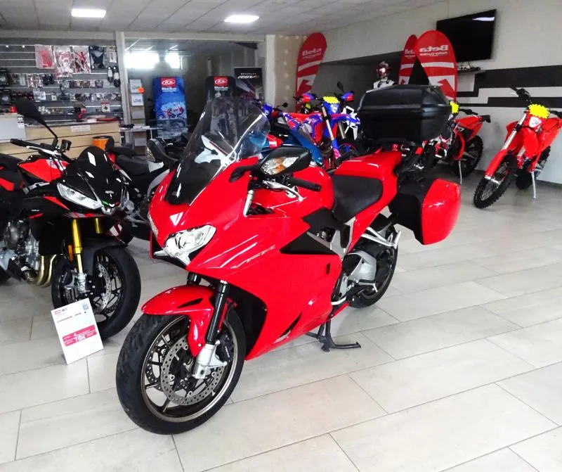 VFR 800 F