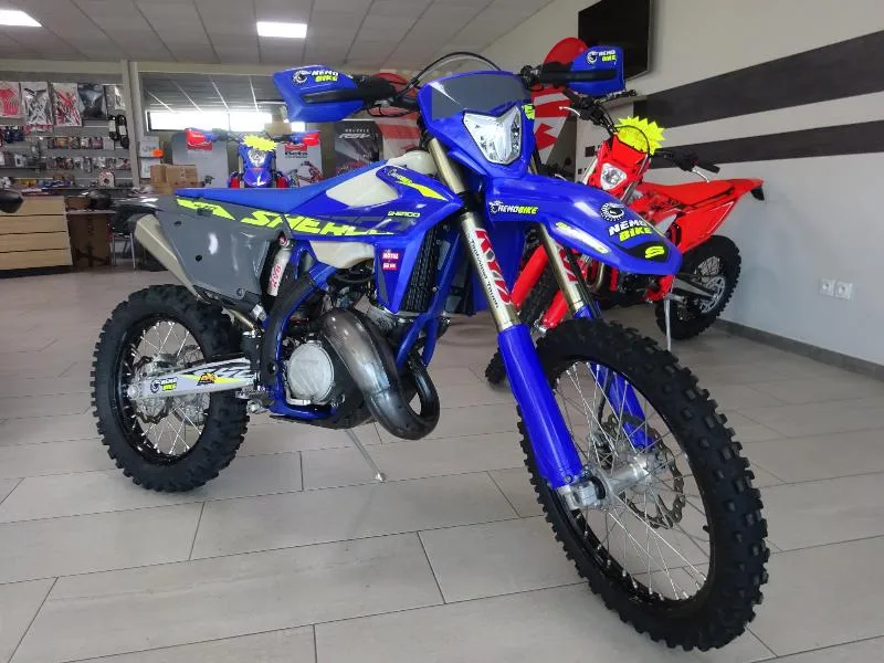 125 SE FACTORY