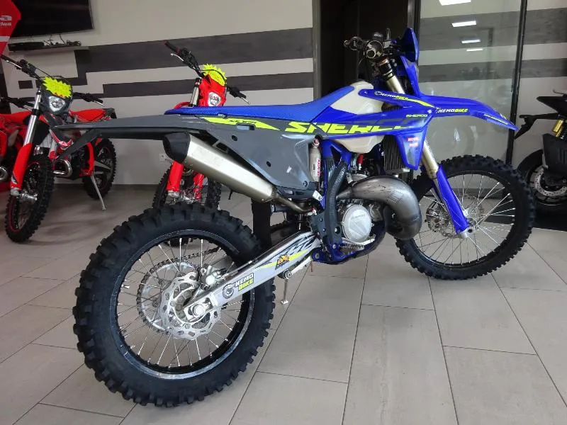 125 SE FACTORY