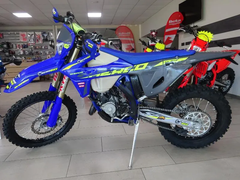 125 SE FACTORY