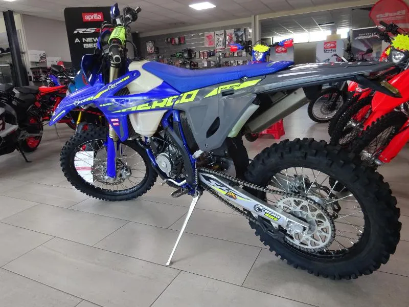 125 SE FACTORY
