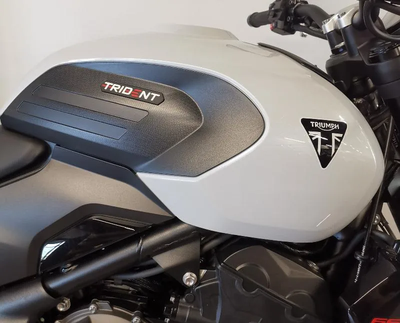 TRIDENT 660