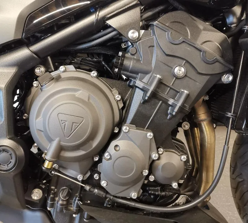 TRIDENT 800