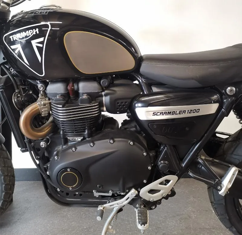 SCRAMBLER 1200 Bond Edition