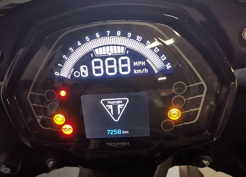STREET TRIPLE 765 R