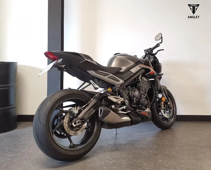 STREET TRIPLE 765 RS