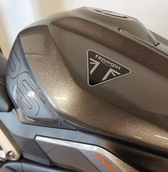 STREET TRIPLE 765 RS