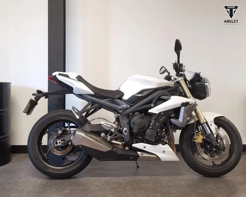 STREET TRIPLE 675