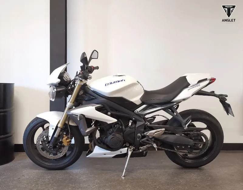 STREET TRIPLE 675