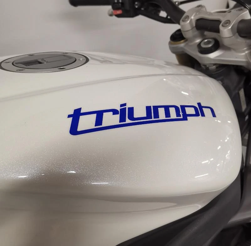 STREET TRIPLE 675