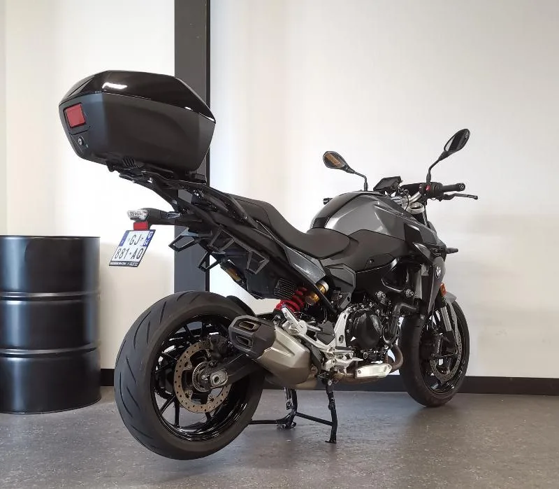 F 900 R