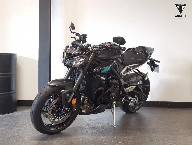 STREET TRIPLE 765 RS