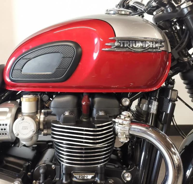 BONNEVILLE T120