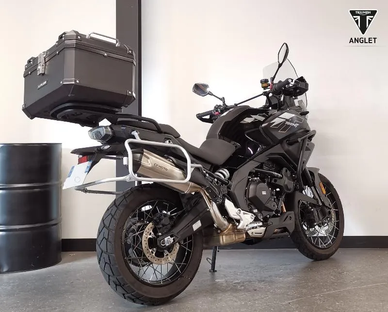 MT 700