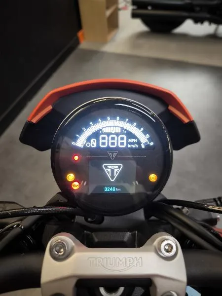 TRIDENT 660