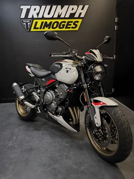 TRIDENT 800