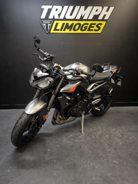 STREET TRIPLE 765 RS