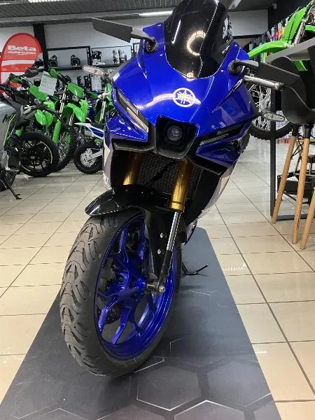 YZFR3